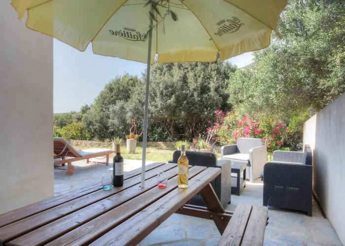 Les Oliviers Centuri-port *